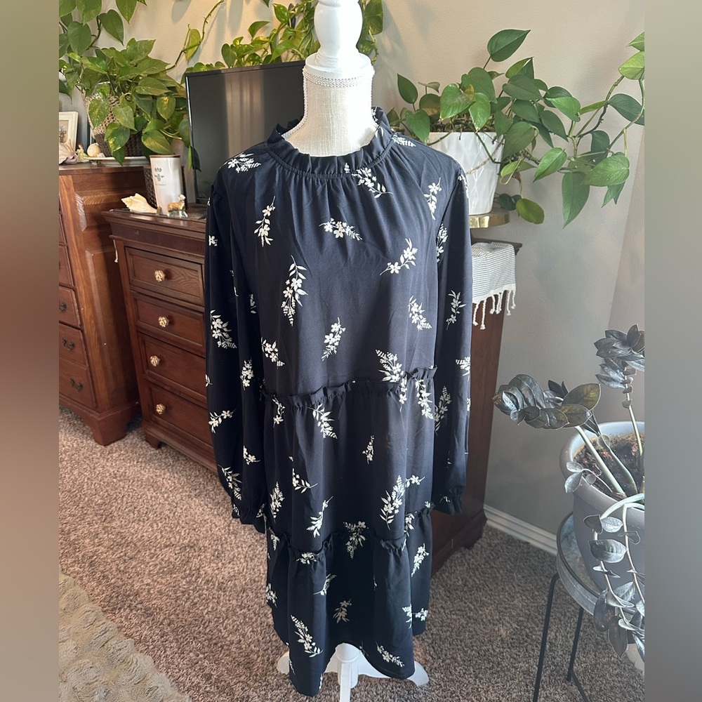 NWT LuLaRoe Black and White Floral Long Sleeve Dress